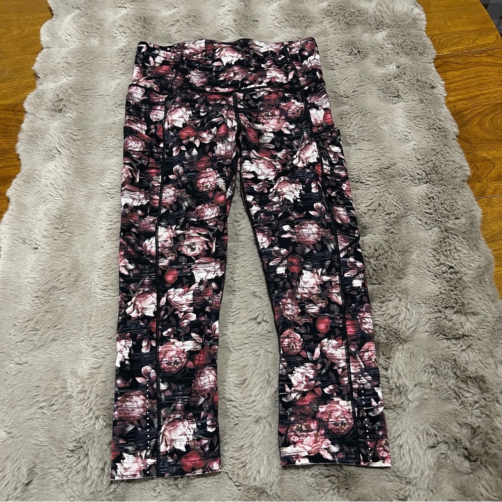 lululemon athletica Capri Floral Leggings - Black and Pink